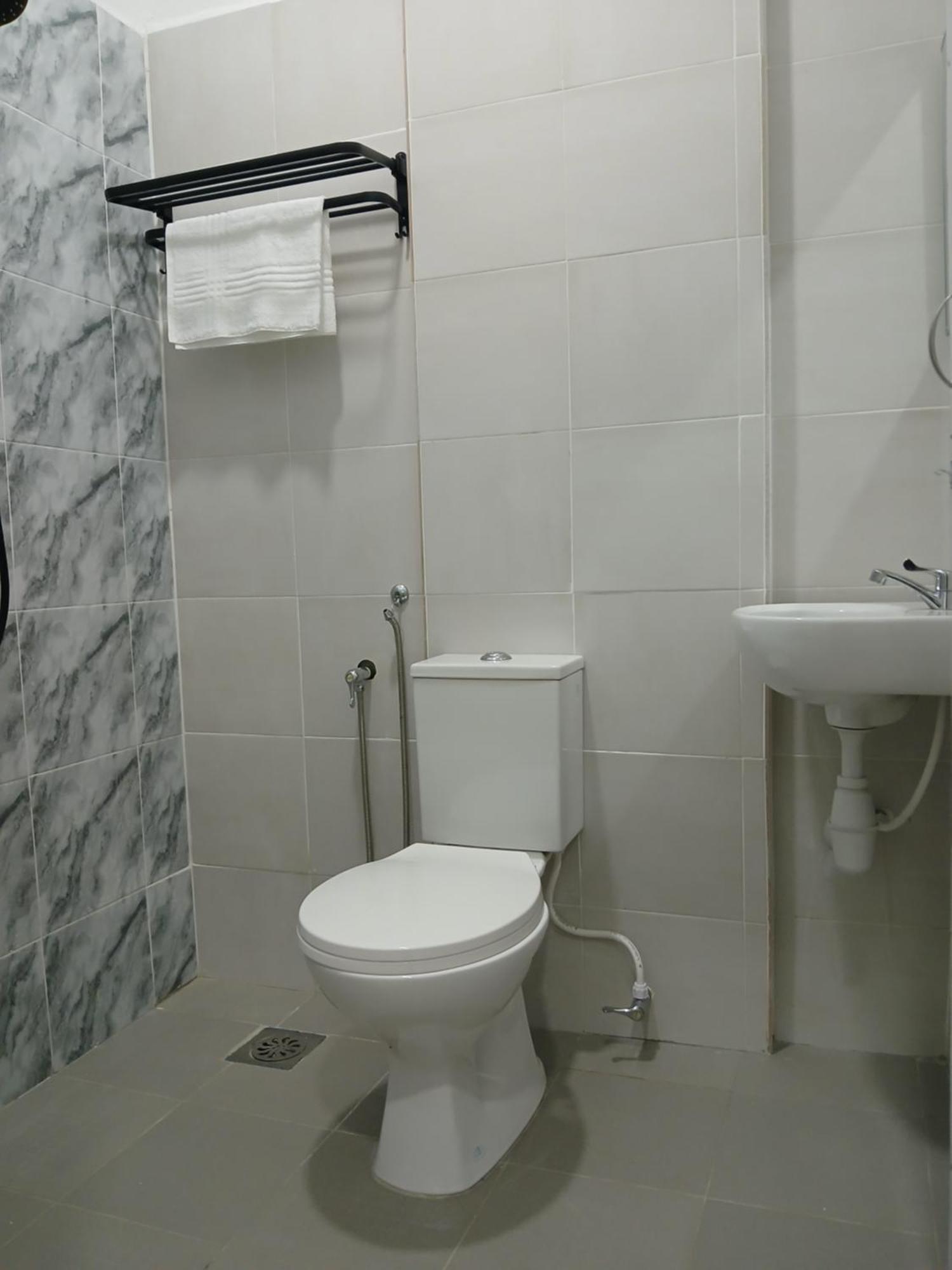 Tz Satellite Hotel, Kota Bharu Esterno foto